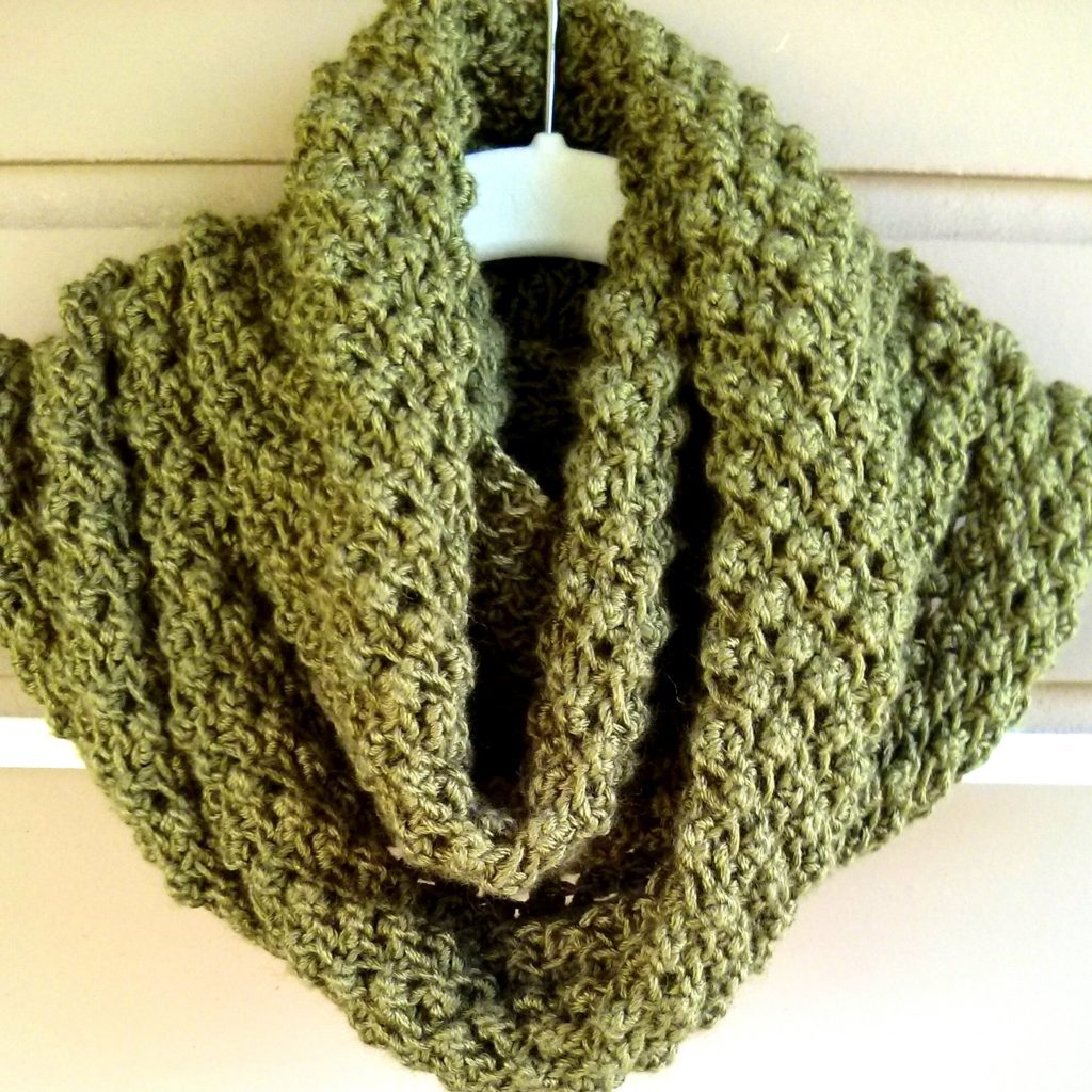 Budding Infinity Scarf Pattern