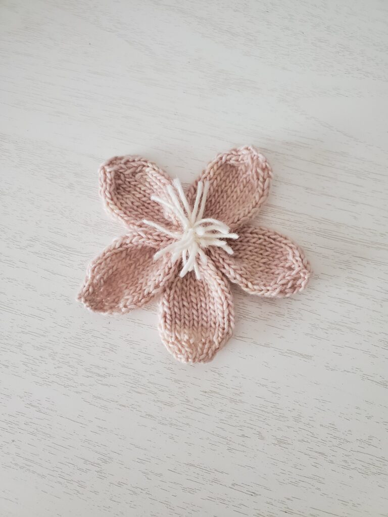 Small Knitted Cherry Blossom | Purl Avenue